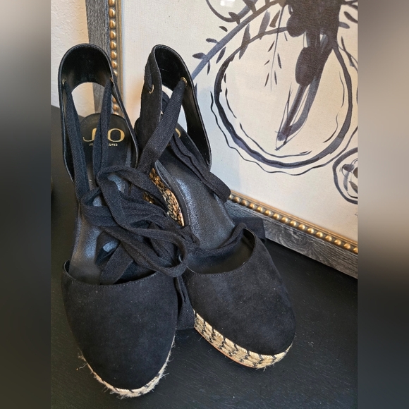 Jennifer Lopez Black and Gold Wedge Sandals - Picture 7 of 9